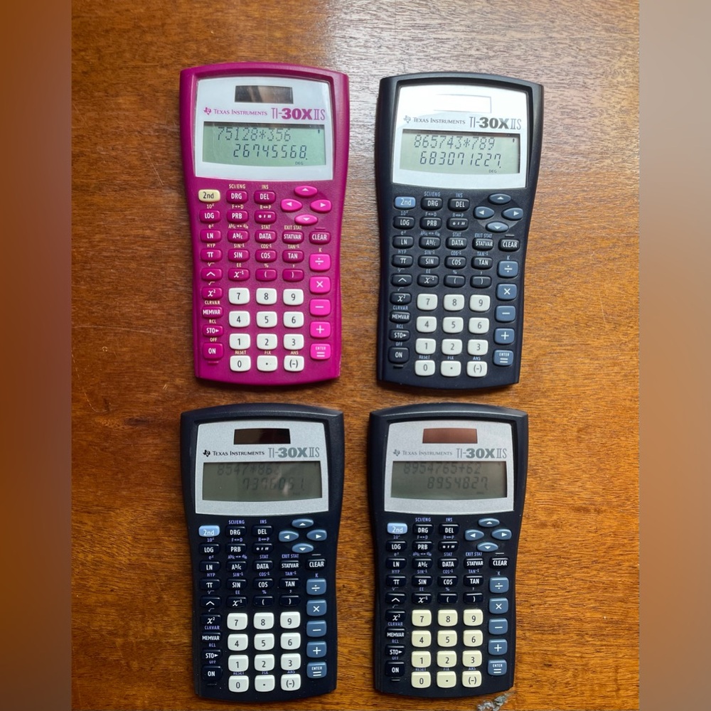 Lot of 4 Texas Instruments TI 30x IIS Solar Caclulators *no covers*